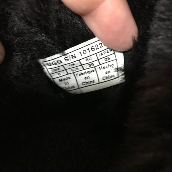 UGG BAILEY BUTTON II BLACK SUEDE SHEEPSKIN WINTER BOOTS 1016226 WOMENS SIZE 8 - Picture 7 of 7